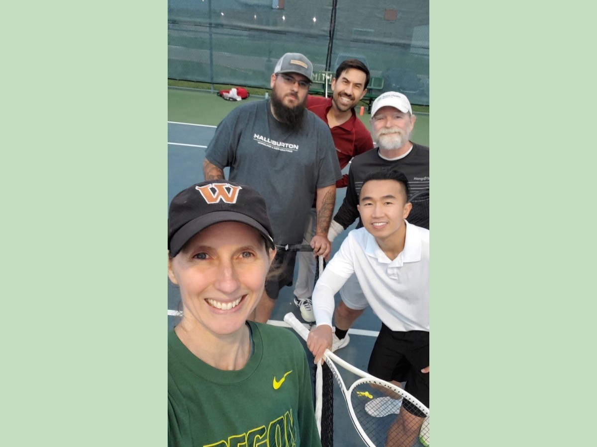 Image of local tennis group in Cleburne